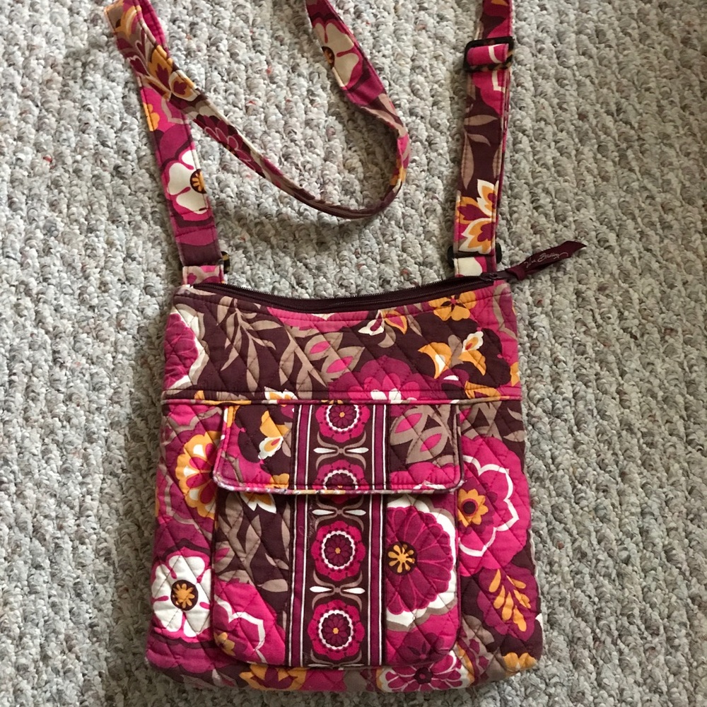 Vera Bradley adjustable cross-body purse✨